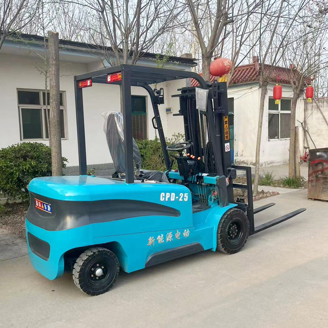 Custom 2.5 Ton Diesel Forklift - огляд і ціна Heavy Equipment Logistics